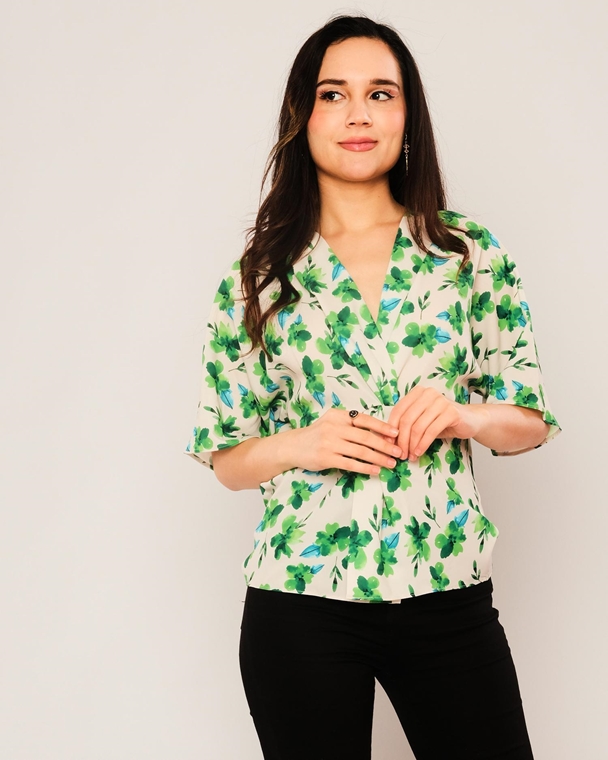 Green Country Three Quarter Sleeve V Neck Casual Blouses